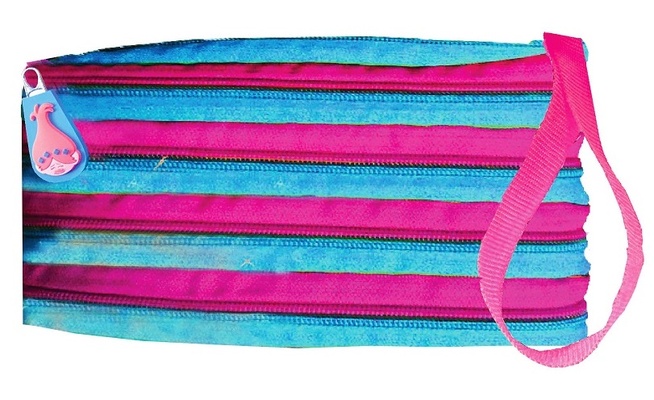 88348 Пенал плоский "Тролли", размер 17*10 см, выполнена из молний, материал полиэстер